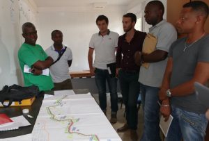 Réunion de chantier supervisée par Daoud 