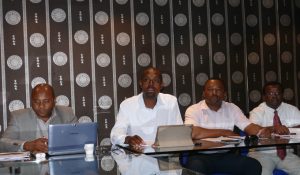 Saïd Bastoi entouré de ses collaborateurs, initiateurs de l'enquête  sur l'activité des PME-TPE