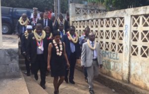 Ericka Bareigts à Acoua ce vendredi matin, entourée par les élus