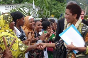 George Pau-Langevin lors d'une de ses visites à Mayotte