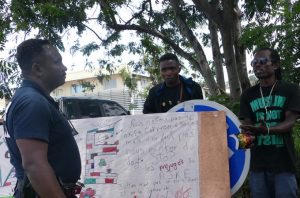 Rasta s'explique devant le capitaine Chamassi
