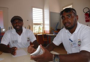Chadhouli Youssouf (à droite) et Chanrani Anrifou misent sur l'accompagnement scolaire
