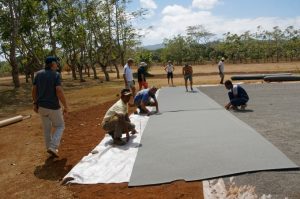 Un chantier au milieu des ylangs du parcours