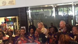 L'accueil organisé par les partisans de Marine Le Pen à Mayotte