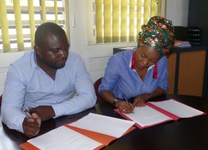 Signature de la convention entre Tony M et Zily Amida