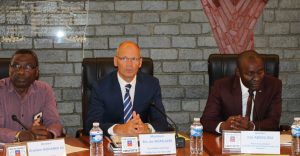 Issa Issa Abdou présidait cette 2e réunion de la CDHH. A ses côtés, Eric de Wispelaere secrétaire général de la préfecture