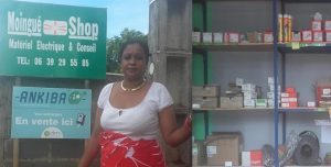Fatima Handjibou, gérante d'une boutique