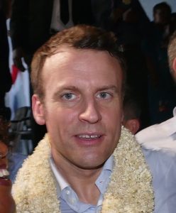 "Je tiens des engagements et non des promesses", répètera Emmanuel Macron devant les médias mahorais
