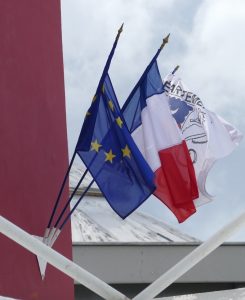 Conseil départemental drapeaux
