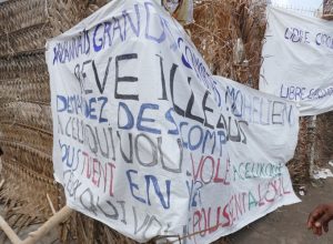 "Anjouanais, Grand-comoriens, Mohéliens, demandez des comptes à ceux qui vous volent, à ceux qui vous tuent, à ceux qui vous condamnent à l'exil"