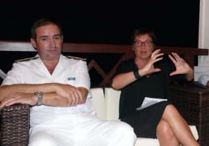 Anncik Girardin et le préfet Frédéric Veau lors de la conférence de presse samedi soir