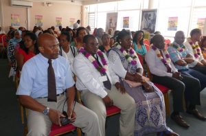 Les officiels et les exposants