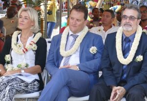 Les membres de la Commission européenne lors de la Journée de l'Europe à Bandrélé