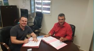 Signature entre l'AFD et l'Adie