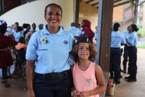 ...Et de transmettre le virus à leurs enfants.
