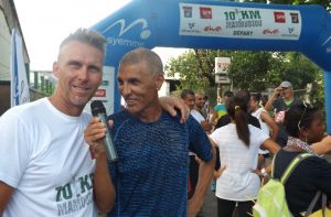 Sébastien Synave du RCM, organisateur de l'épreuve, et Jean-Louis Prianon, parrain et animateur jovial de la course