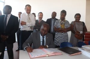 Avec la signature d'Issa Abdou, le conseil départemental "est de retour" dans les affaires sociales