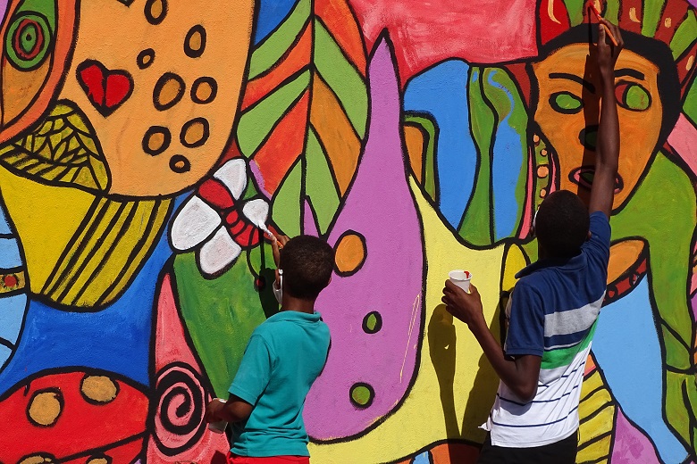 Ils Font Le Mur En Peinture Pour Lutter Contre Le Decrochage Scolaire Le Journal De Mayotte Actualite