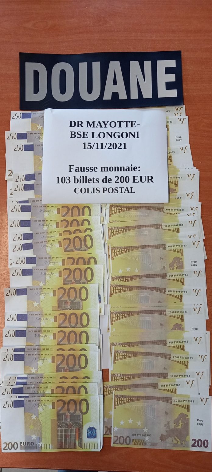Douanes, faux billets, Mayotte