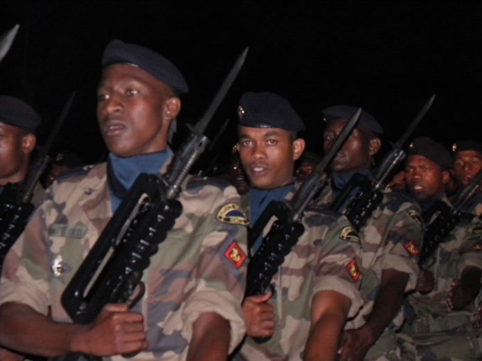 Militaires, Mayotte, Parly