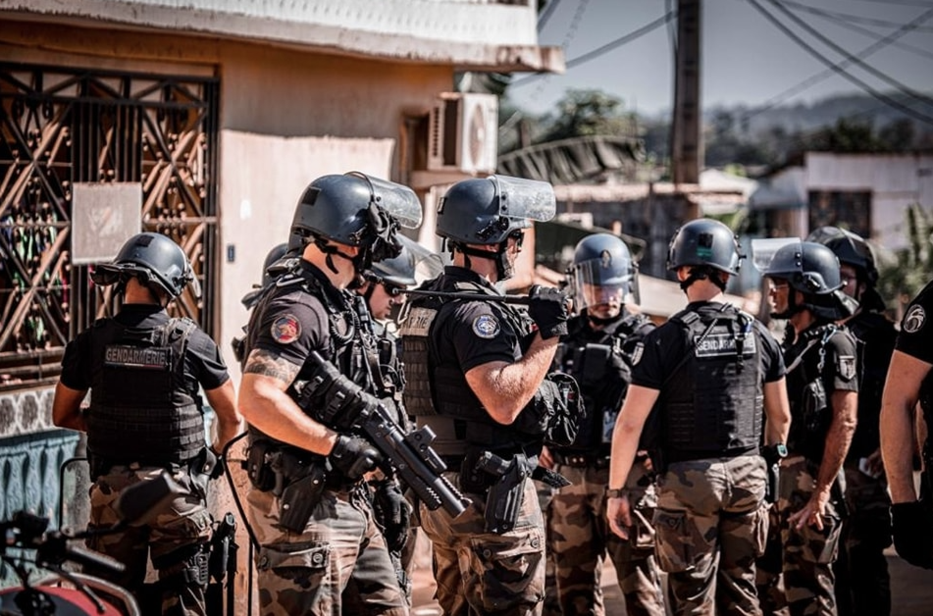 Mayotte, gendarme, Kahani, lycée, violences, caillassage