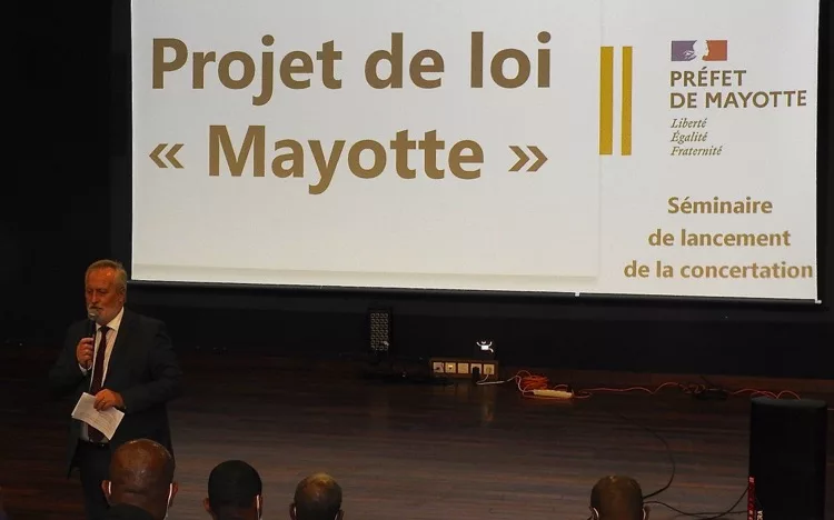 Projet de loi Mayotte, Mayotte, Manuel Valls,