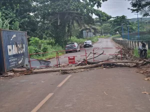 Mayotte, barrage, crise sociale, grève, conseil départemental,