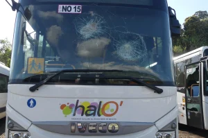 bus, ramassage scolaire, caillassage