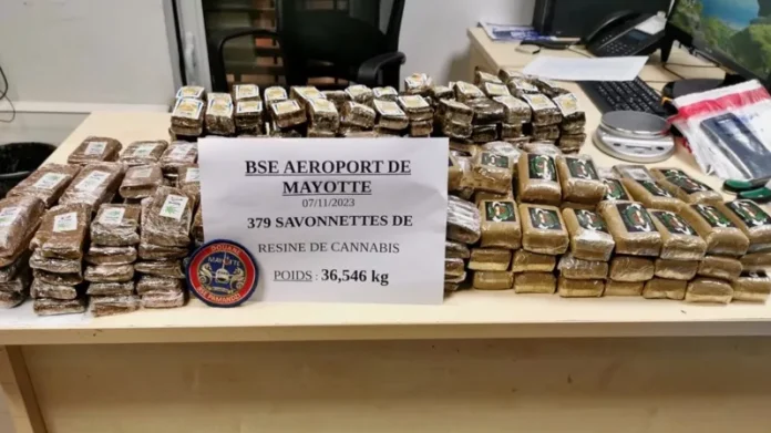 Douane, bengué, résine de cannabis, Mayotte