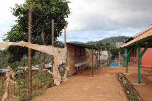 Mayotte, Ongojou, école, cour de récréation,