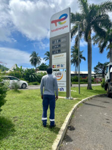 Mayotte, station-service, Kawéni, carburants, pétrole, Total, agent,
