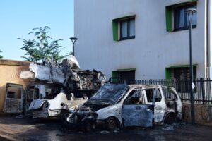 Combani, décasage, Kiyama, Kingia, chantier, Mayotte, voiture, incendie
