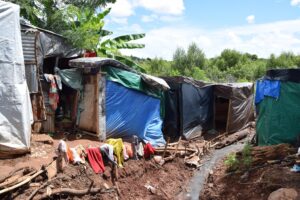 Tsoundzou, camp, exilés, Mayotte