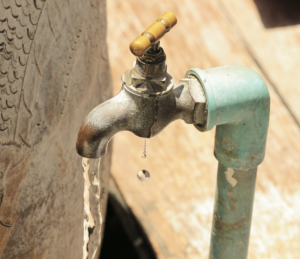 Mayotte, crise de l'eau, fuites, robinets, eau, coupures, 